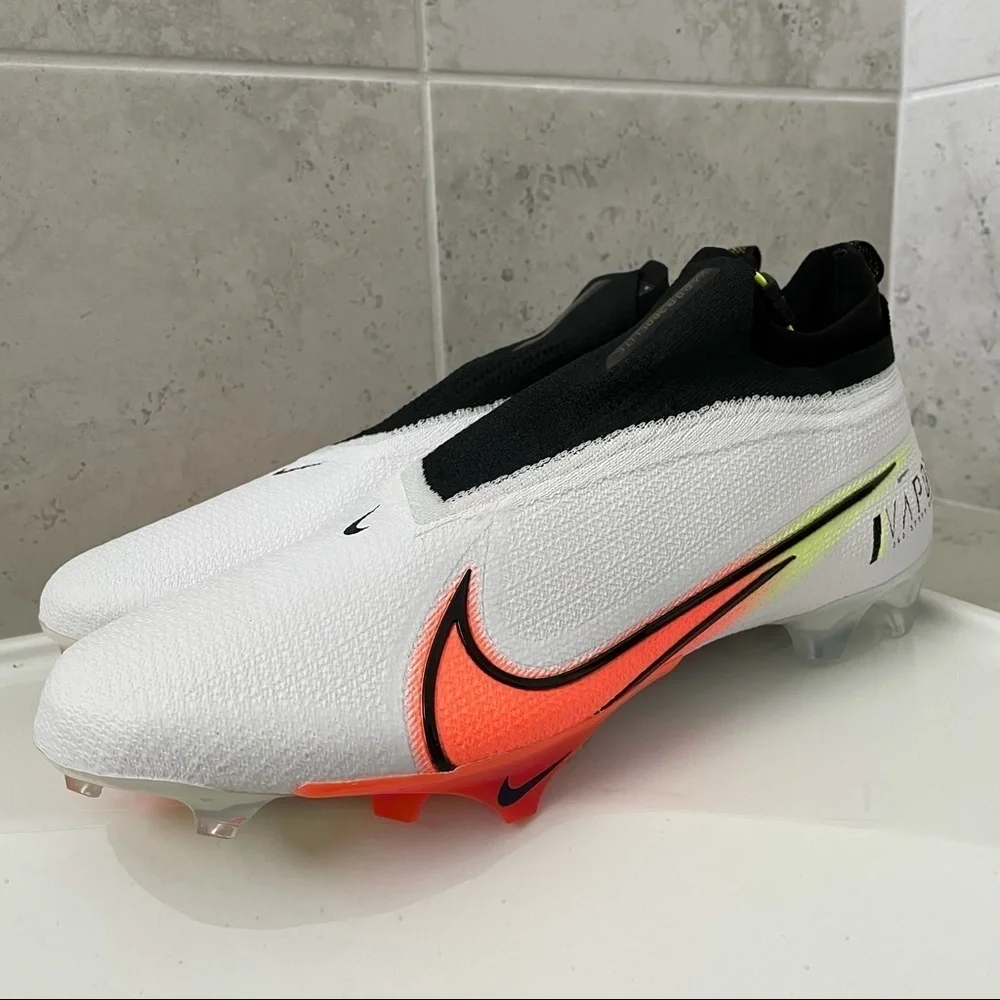 Nike Men’s Vapor Edge Elite 360 PRM Football Cleats Size 16